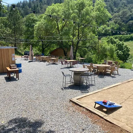 豪华帐篷 Les Cabanes- Bulle Du Grand Chene La Tour-sur-Orb